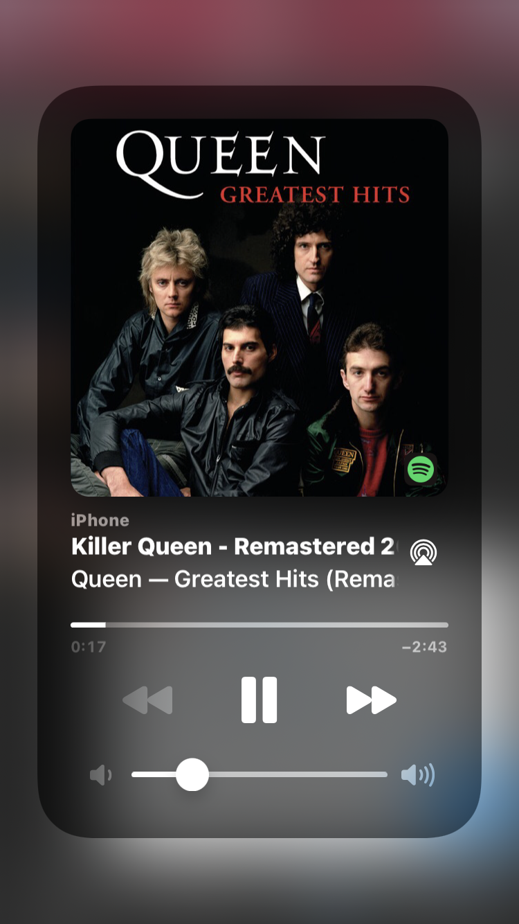 Se iniziassi ad ascoltare la discografia dei queen oggi finirei il mese prossimo.