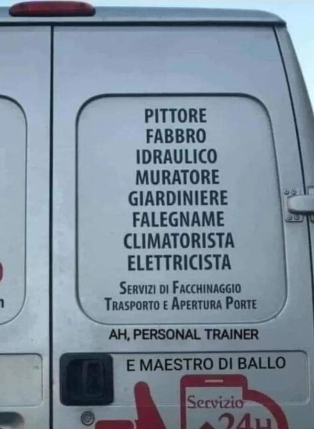 è così umile che guida un furgone e non ha scritto "autista" 