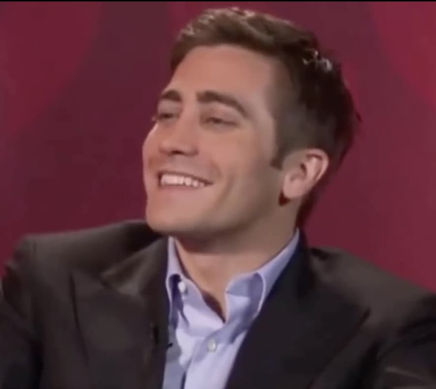 vedere jake gyllenhaal fare qualsiasi cosa mi fa sorridere a 112939 denti