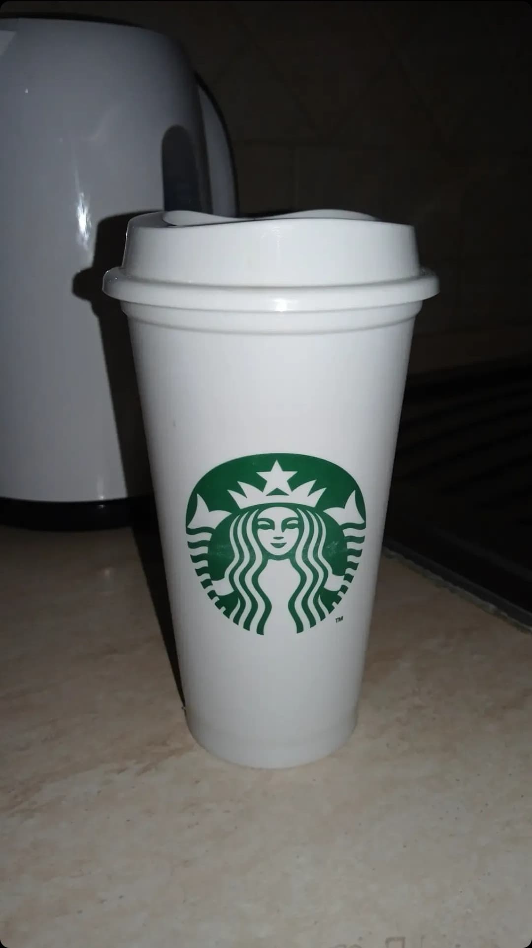 Ho bisogno di uno Starbucks ora.