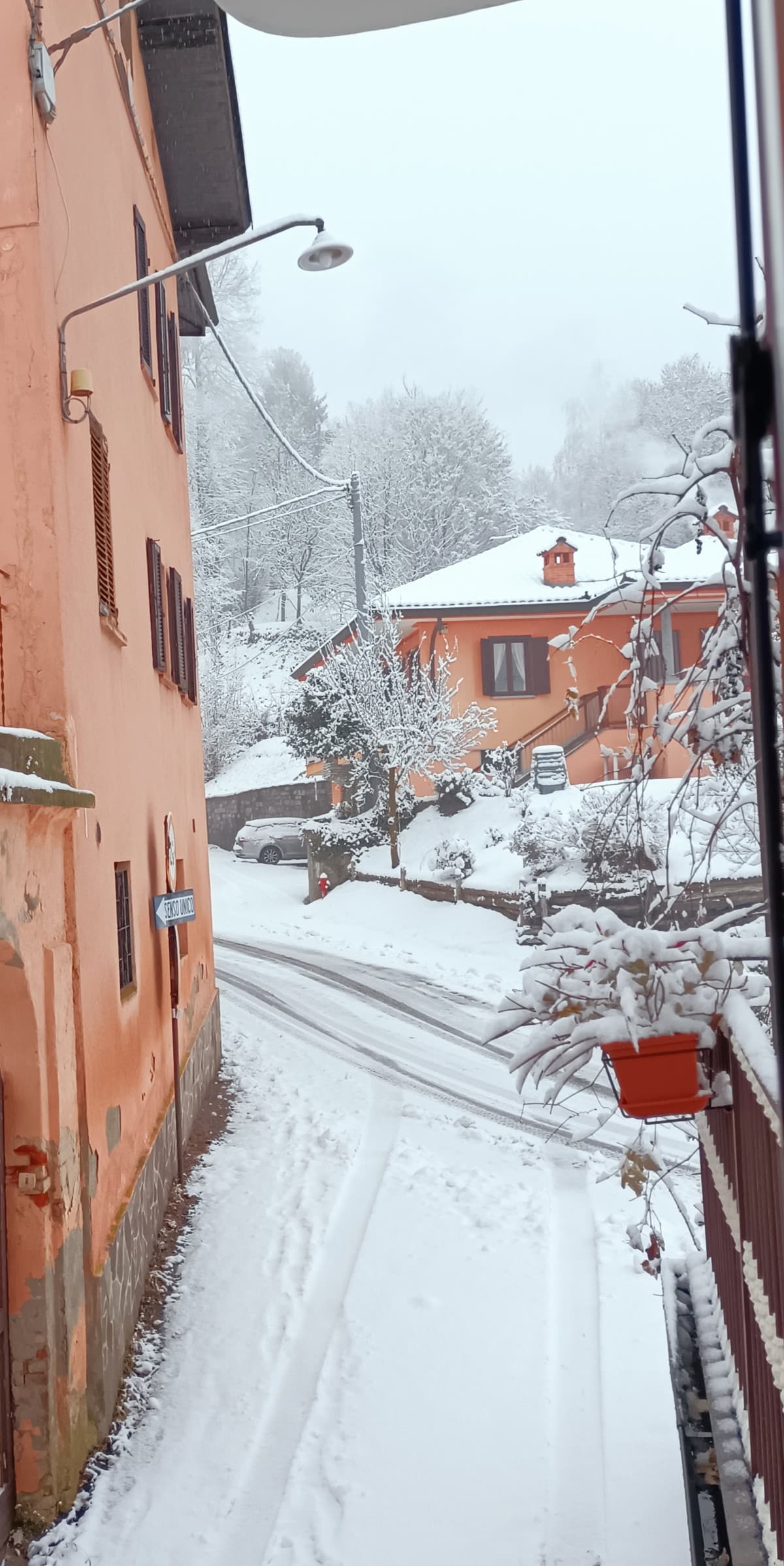 Vi flexo un po' di neve, sono contenta :DD