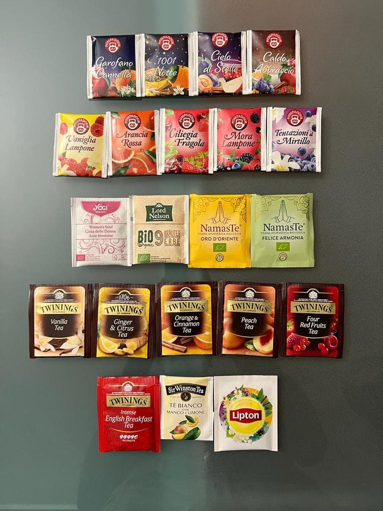 Poiché sono annoiata beccatevi la mia collezione di the e tisane