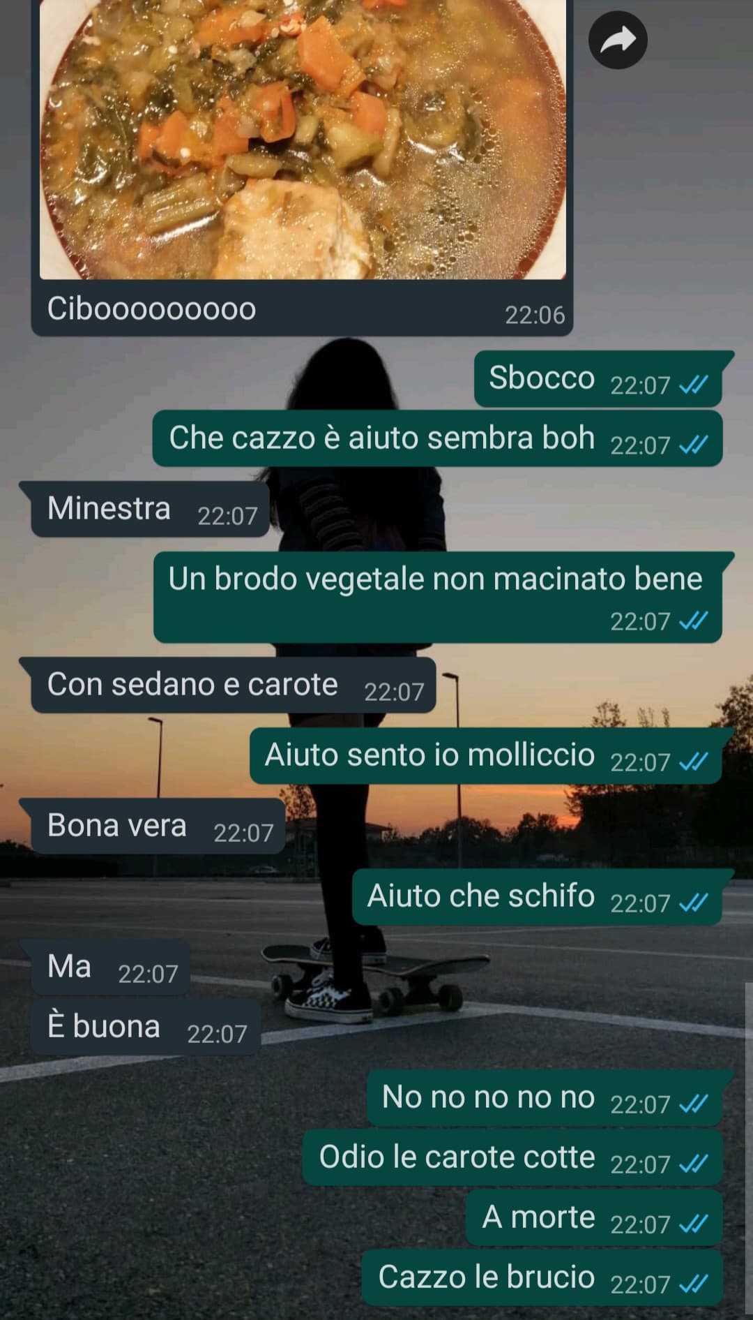 Da come ho scritto sembro una bambina, lol. Però è vero, odio le carote cotte :( 