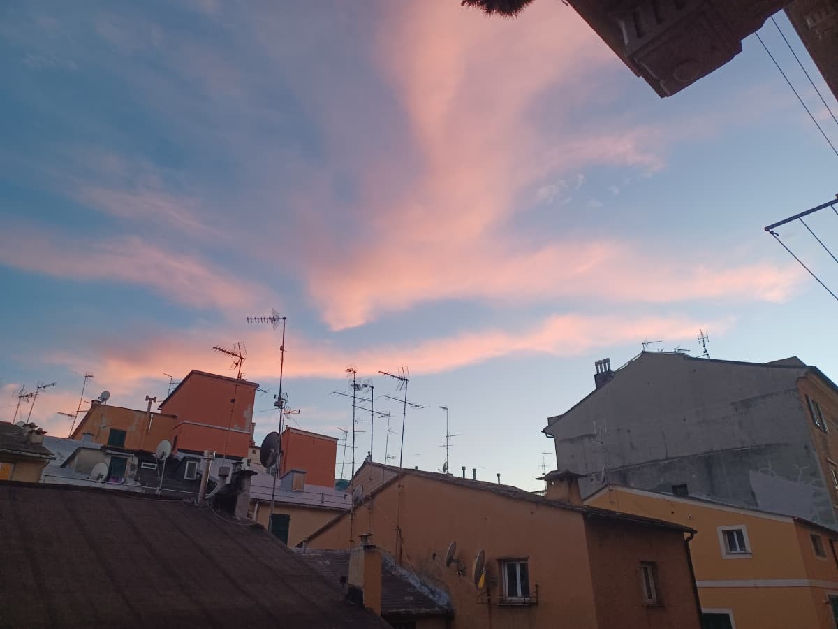 Ho scoperto che tutti i miei parenti dalla parte del nonno erano marinai, e il mio bisnonno combatté in marina e andò a Creta. Figo lol 