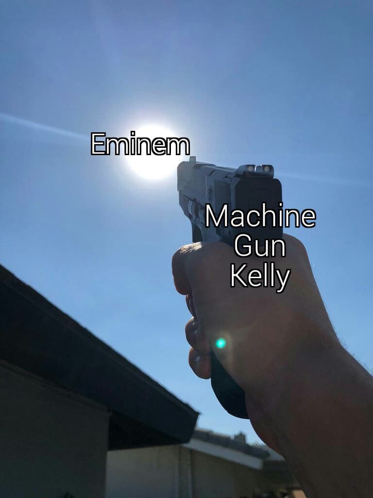 RIP carriera di MGK 