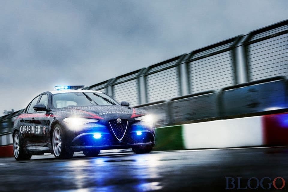 Amami come le Forze Dell'Ordine amano le Alfa Romeo.