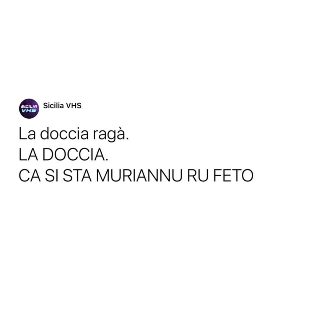 Traduco per i non siciliani: "che si sta morendo di puzza". Madò, alcuni puzzano così tanto di sudore che si sente a metri e metri di distanza ?