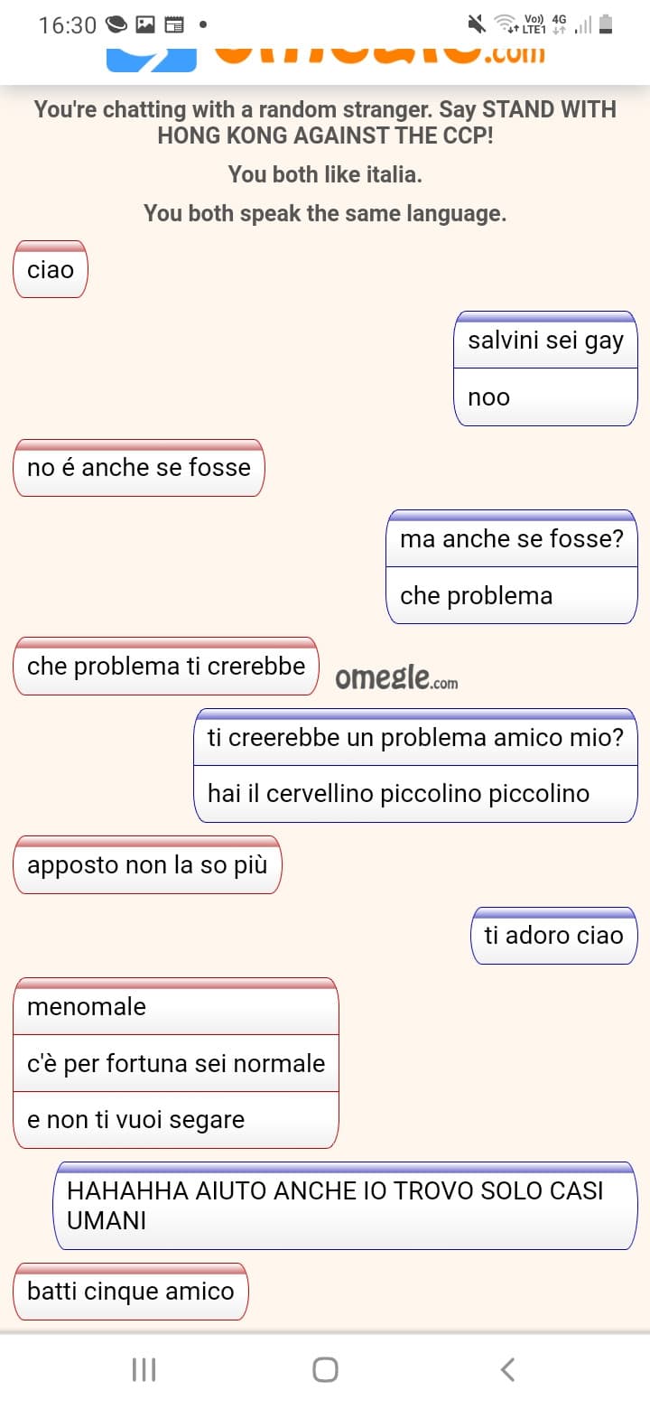 no ma che cazzo di problemi ha mio padre?Boh si incazza e urla a caso,e appena arrivano i suoi amici da noi inizia a fare i gentile ma vaffanculo