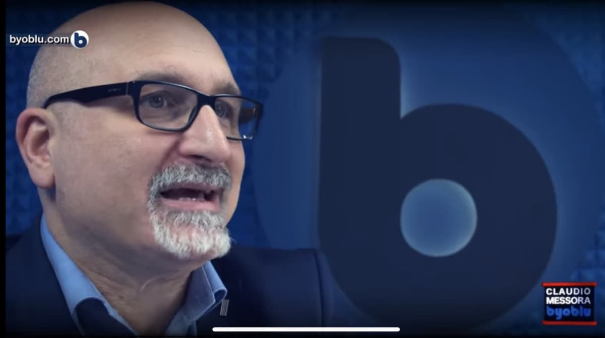 The face when Barbero su un canale complottista risponde alla domanda “la storia la scrivono i vincitori” con “no, no è una balla” 