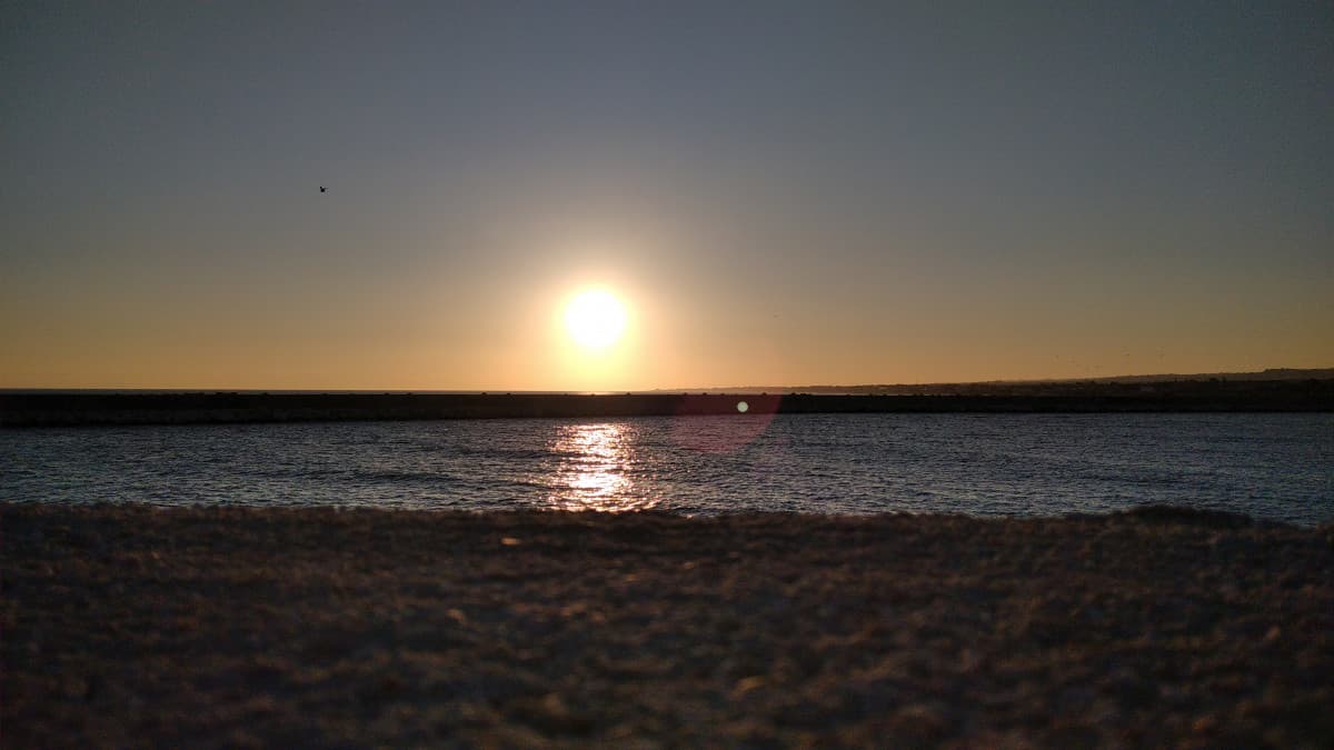 Sono andato a vedere l'alba, mi mancava quel senso di libertà che si prova camminando per strade vuote