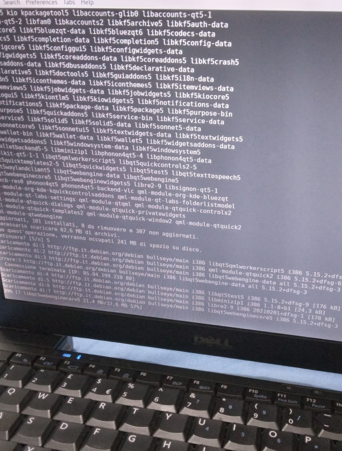 Pov: Stai scaricando qualcosa su linux