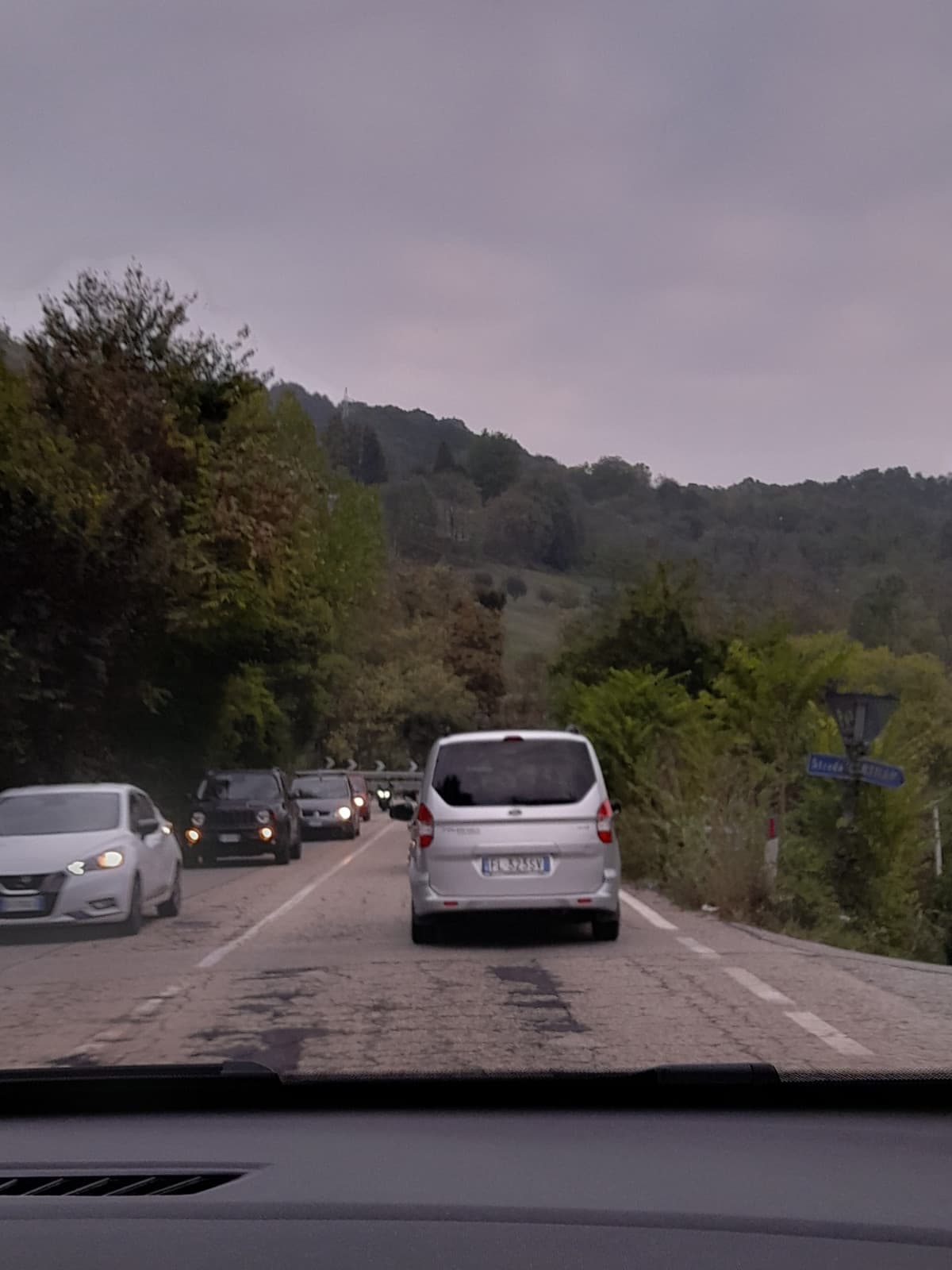 FINALMENTE STO ANDANDO A CASA dopo 6 ore di treno quello che ci vuole sarà proprio una cena di cresima della figlia di dei parenti omofobi?