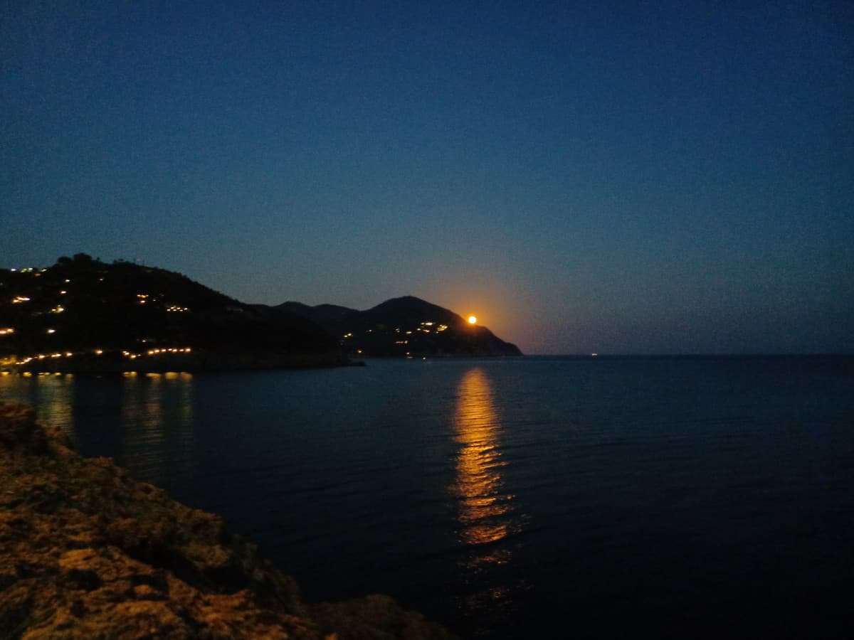 La luna piena di ieri sera ???