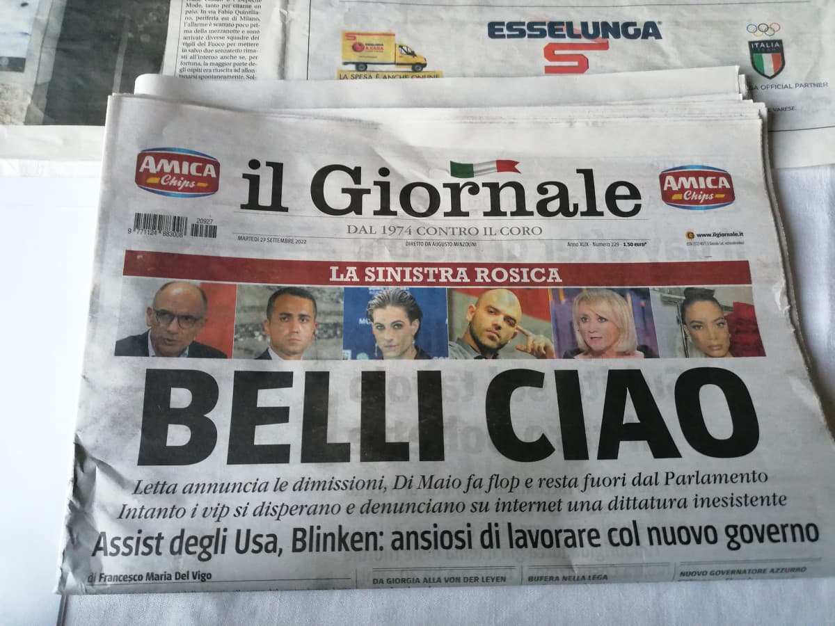 Questo è il giornale che offre la casa e questa è la prima pagina. Posso però dire che per una volta sono d'accordo con loro: loro l'avranno presa come la vittoria dell'Inter sul Milan, ma a sinistra stanno invano urlando allo scudetto truffa