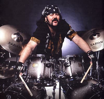 Vinnie paul abbott sembra salvini in cosplay!1!11!!1