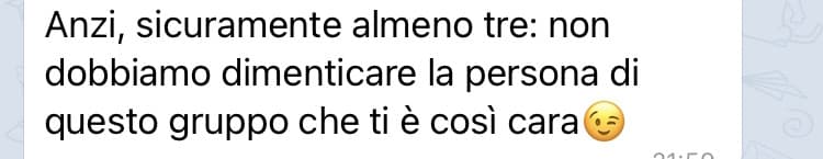 Che odio le persone che devono dire i tuoi segreti ad altri.La ragazza della chat è bravissima ma mi ha fatto capire che l’unica che sapeva cosa provo per una persona ha detto qualcosa 