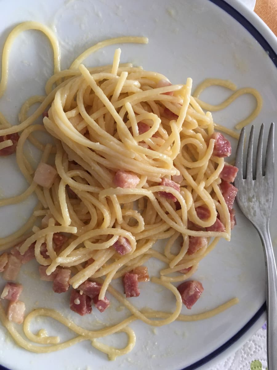 Combattiamo il coronavirus a colpi di Carbonara! (Non badate alla quantità, l' ho quasi finita, per quello)