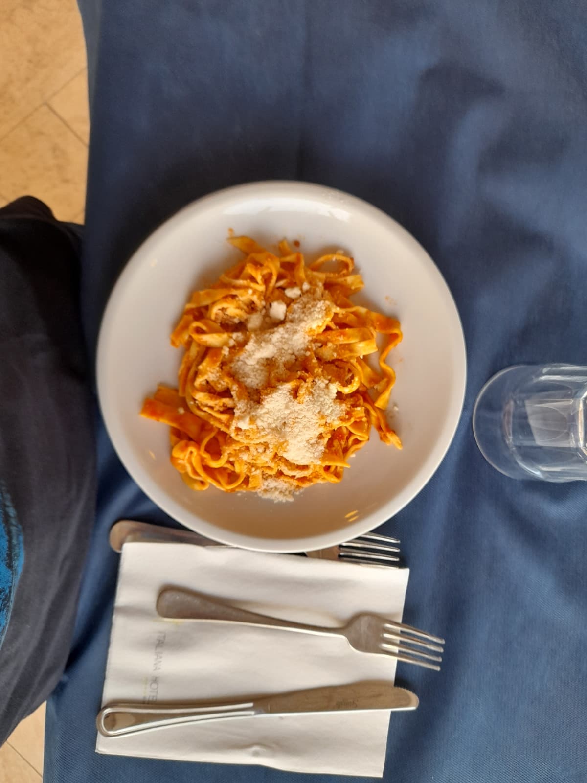 pasta al ragù per cena :) 