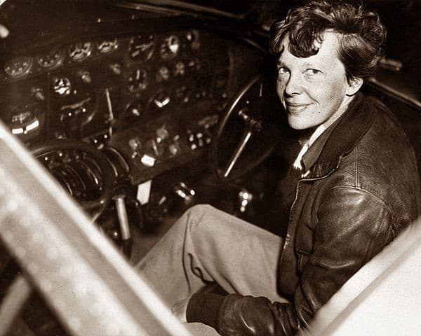 Amelia Earhart ? 