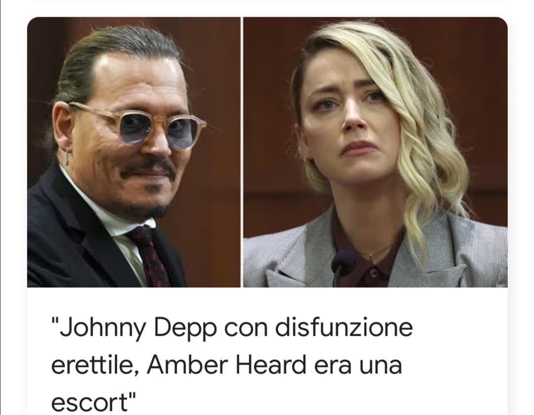 Ma sono io malato o in questa foto Johnny assomiglia a una rana arrapata? 