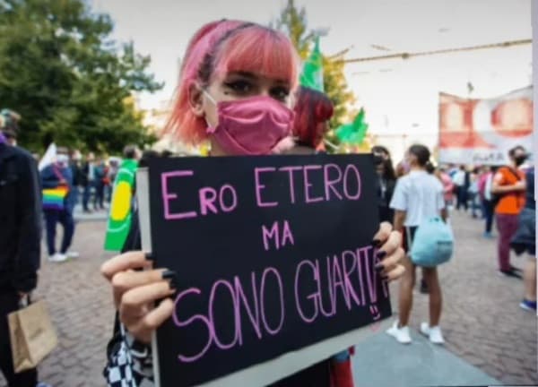 Immaginate ci fosse scritto: "ero gay ma sono guarito." Cosa sarebbe successo? ??