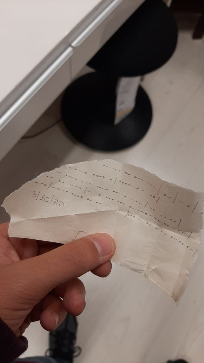 io oggi da Ikea che mi sono divertita a nascondere bigliettini scritti in codice morse