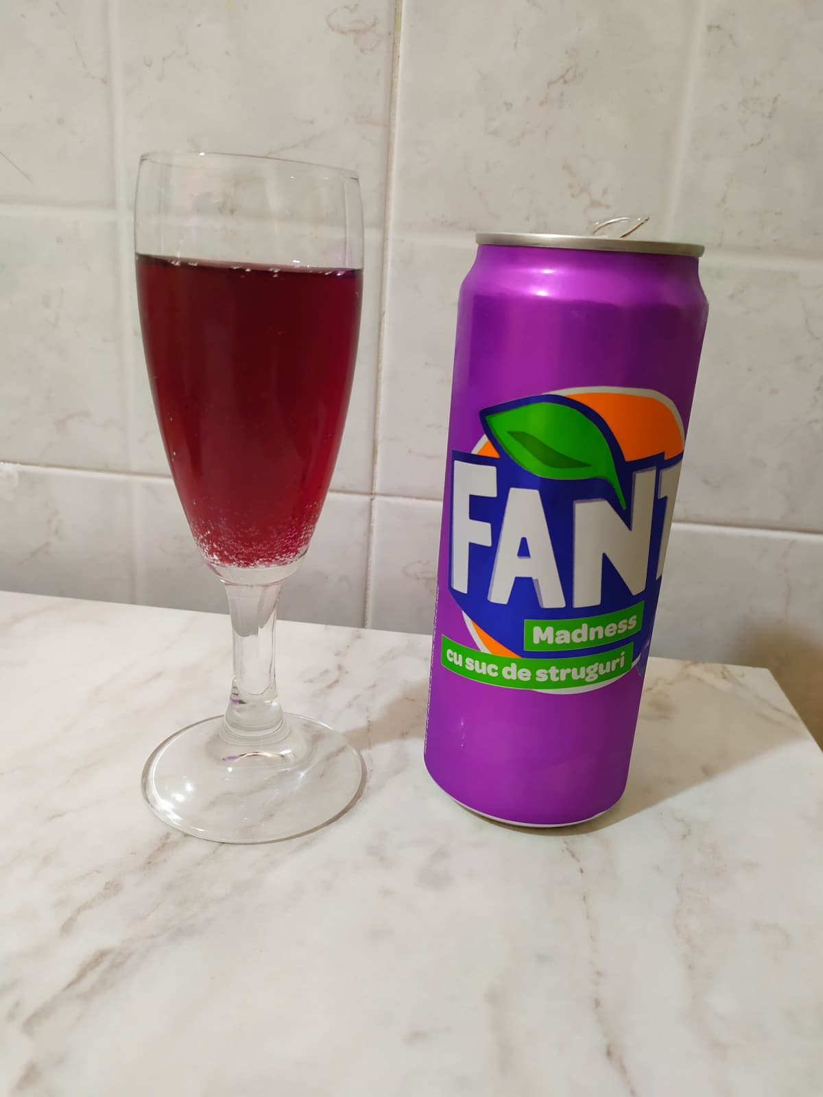 Fanta all'uva = vino frizzante analcolico