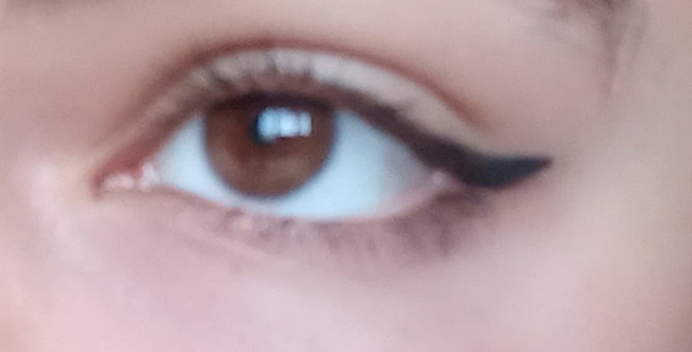 penso di semi capito come mettermi l'eyeliner