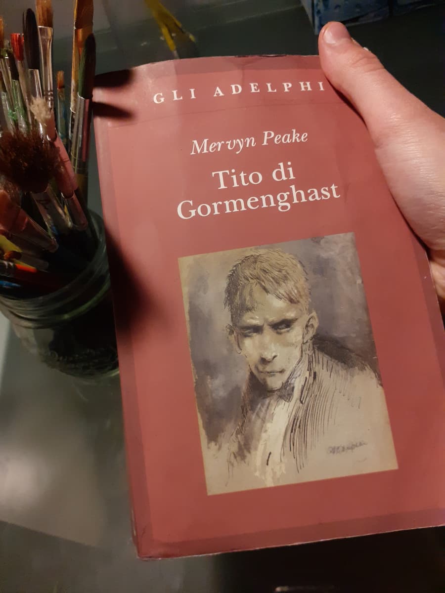 Ed eccovi il bel libro che non si caga nessuno (almeno posso contare sul fatto che nessuno me lo rovini con film del cazzo e ci scriva su fanfiction improponibili )