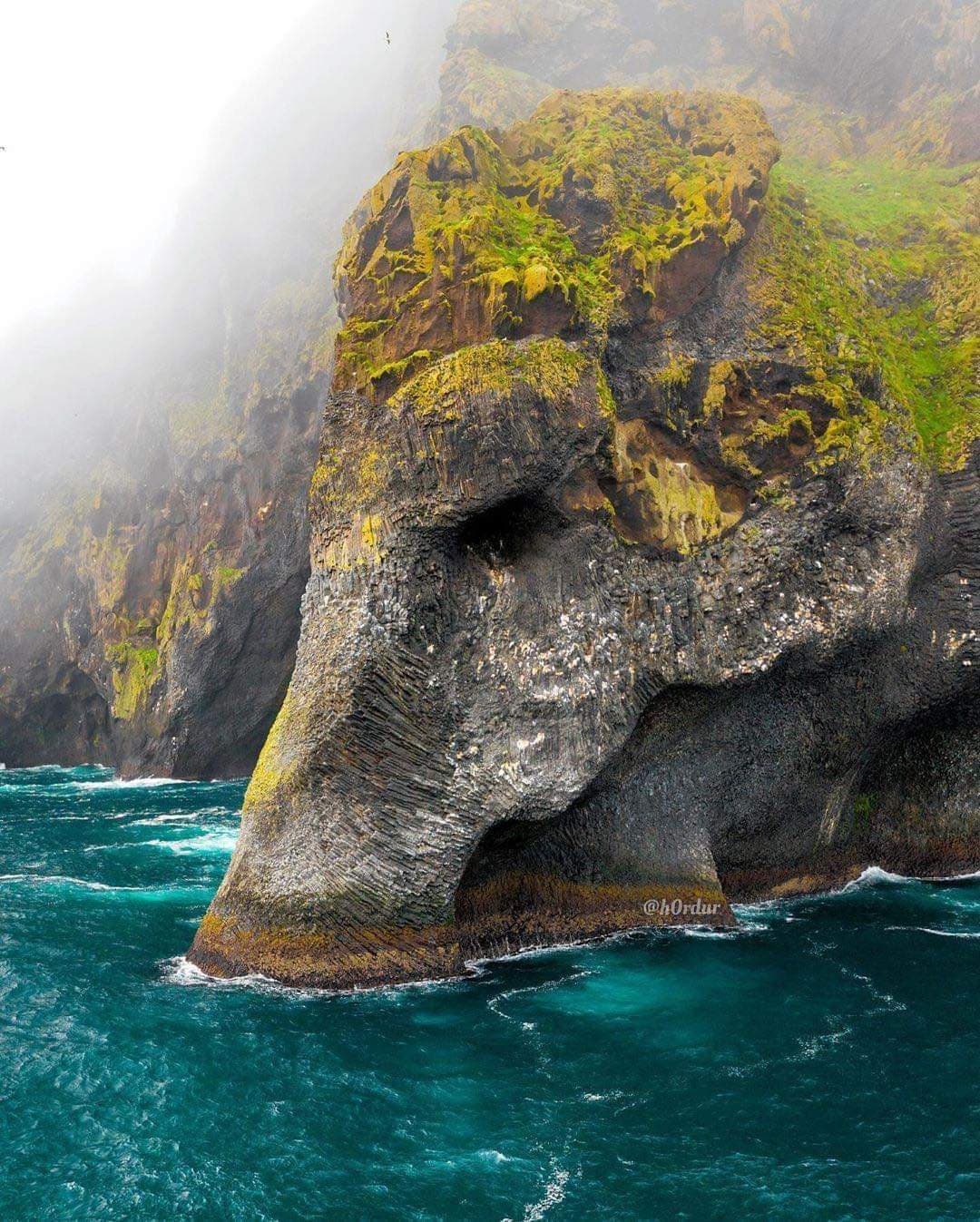 La roccia a forma di Elefante , Islanda.