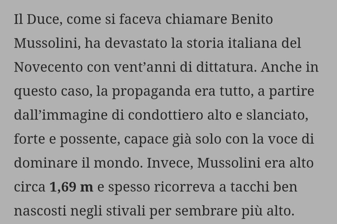 Non ho un cazzo da fare e mi sono messo a cercare l'altezza dei dittatori, sono poco più basso di Benny e Stalin ?