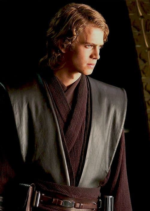 vi spammo una foto di Anakin Skywalker perché merita 