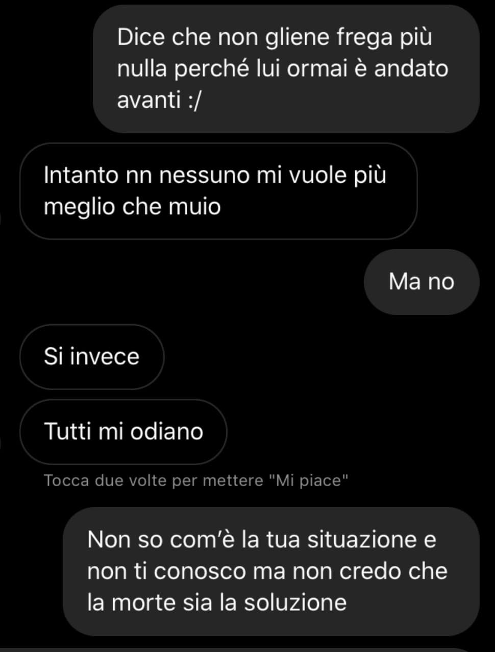 Ritrovarmi a fare da psicologa alla ex di mio fratello mi fa strano, non so se ridere o piangere per il tempo che sto buttando via dato che ho altro da fare :) 