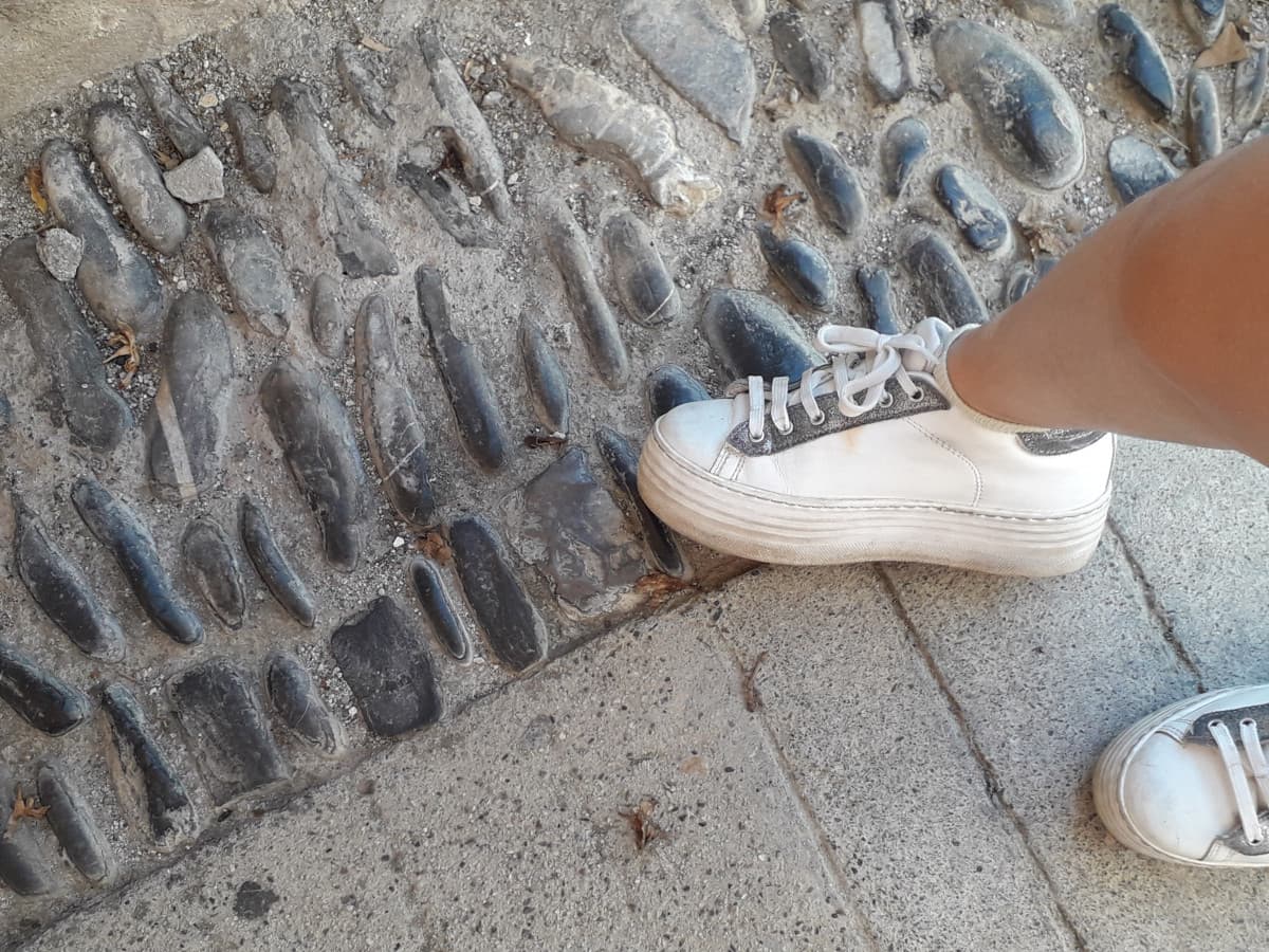 Nessuno: Io che giro i paesini con le scarpe alte quasi 5 cm?