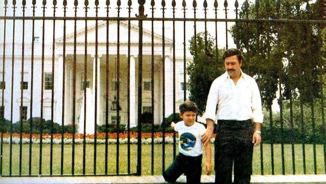 Pablo Escobar davanti la Casa Bianca, mentre era l'uomo più ricercato del mondo ✌?