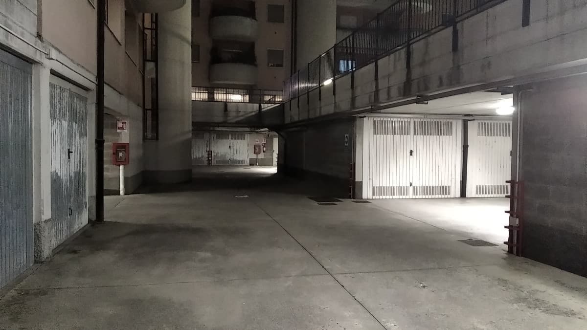 quanto è il mio garage di notte.