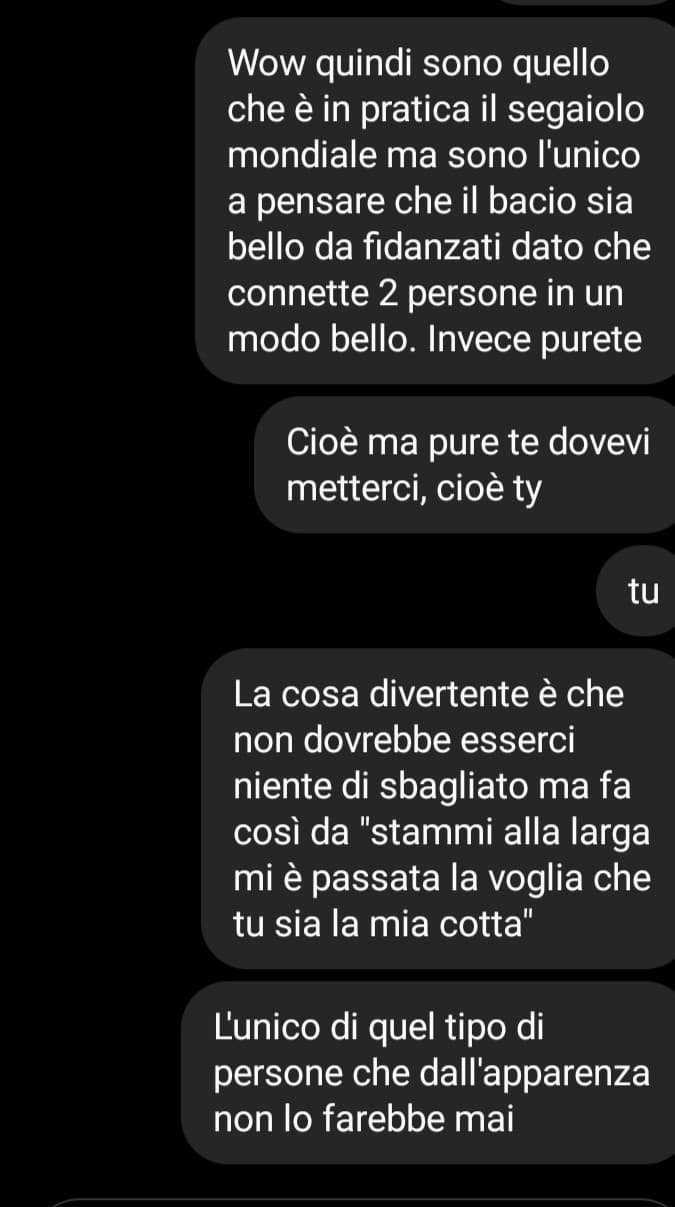 quel gioco di merda delle bottiglie "uh ti ho baciato" porca zozza mi viene voglia di spaccare il mondo a metà 