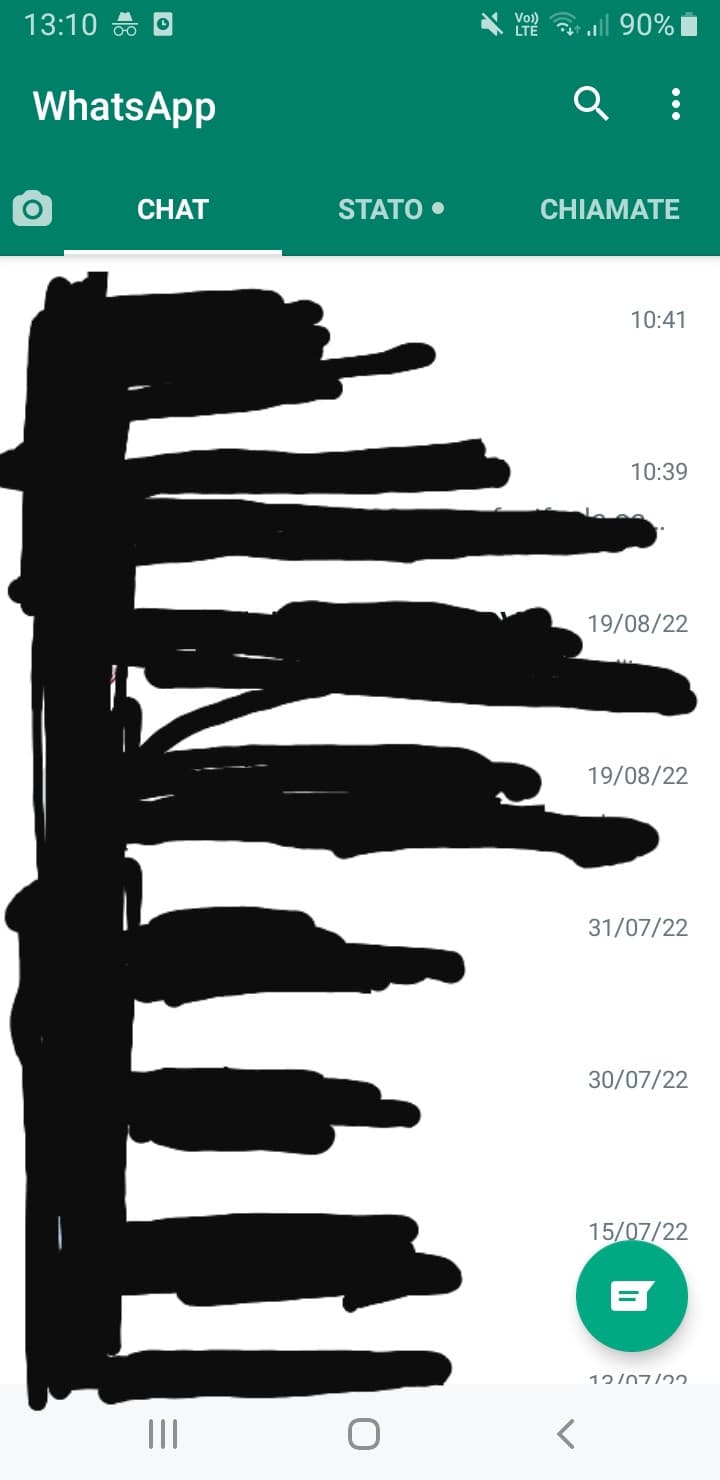 Le mie chat di WhatsApp, ovviamente tutte oscurate, questo per farvi notare le date e gli orari dei messaggi e per farvi capire quanto sia contattato dalle persone