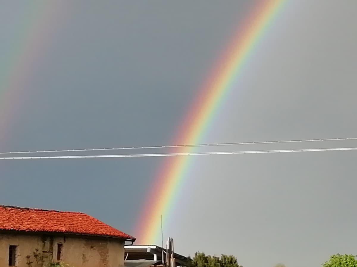 L'altro giorno ? era stupendo come arcobaleno, si vedevano tutti i colori e si vedeva da dove iniziava e dove finiva?