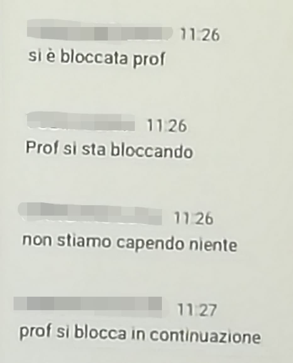 Madonna domani sono in presenza, ho voglia di strozzami. Ho 2 ore di italiano. Sarebbe anche il mio compleanno (domani) ma non me ne frega più di tanto. Voglio solo essere una dea agli occhi di tutti. 