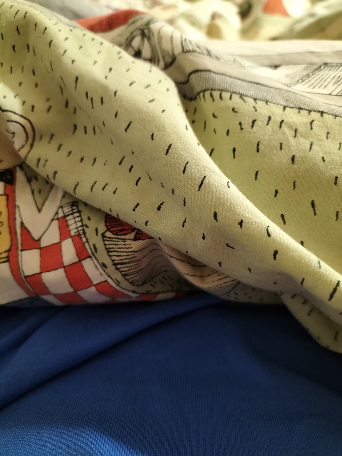 Mi sono vestita ora sono qui a letto ma dovrei alzarmi