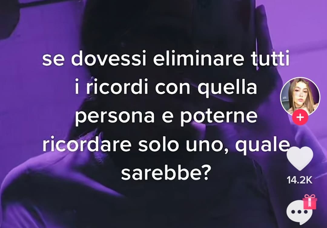 la differenza è che lui terrebbe il ricordo del tocco del mio culo io quello delle nostre mani