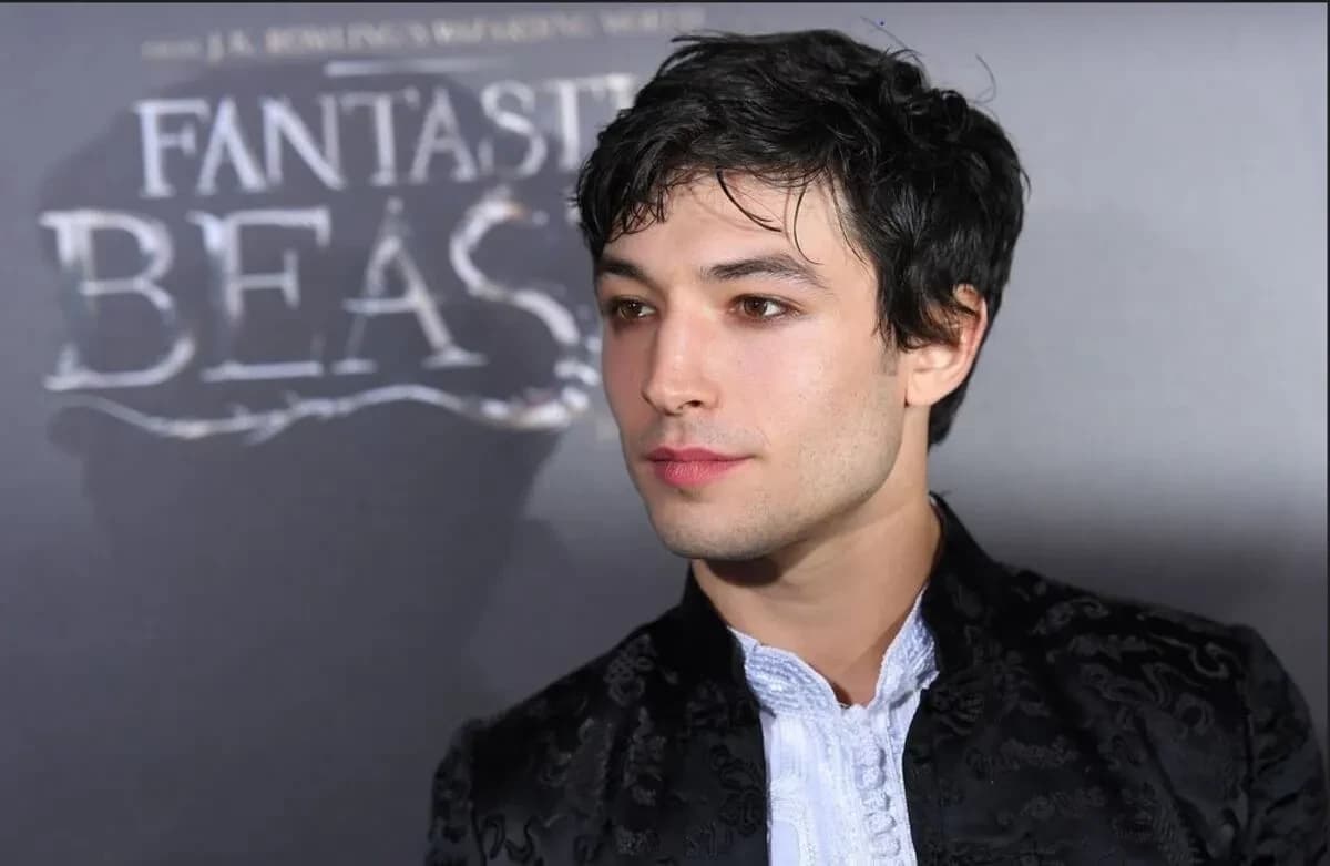 Secondo dubbio sulle celebrità: secondo voi Ezra Miller è malato o tossicodipendente?