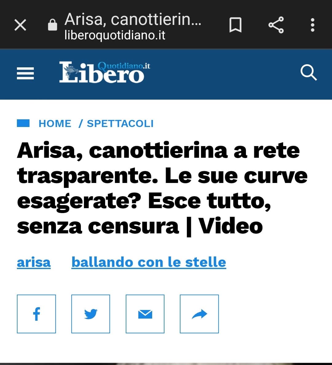 Madonna che fastidio i giornali che fanno questi titoloni scandalistici. Si potrà vestire come vuole o ogni volta che si veste un po' osé dovete fare così?