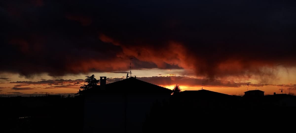 Ho paura che il cielo prenda fuoco-