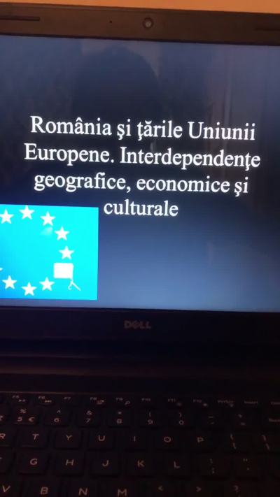 Quale vi piace di piu? Quello fatto da lei o da me? 