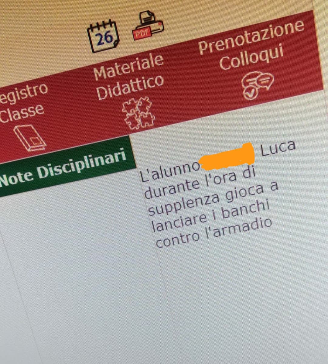 Non ci credo, la ha scritta di domenica. O LA SCRIVI SUBITO O NON LA SCRIVI BRUTTA TRO..