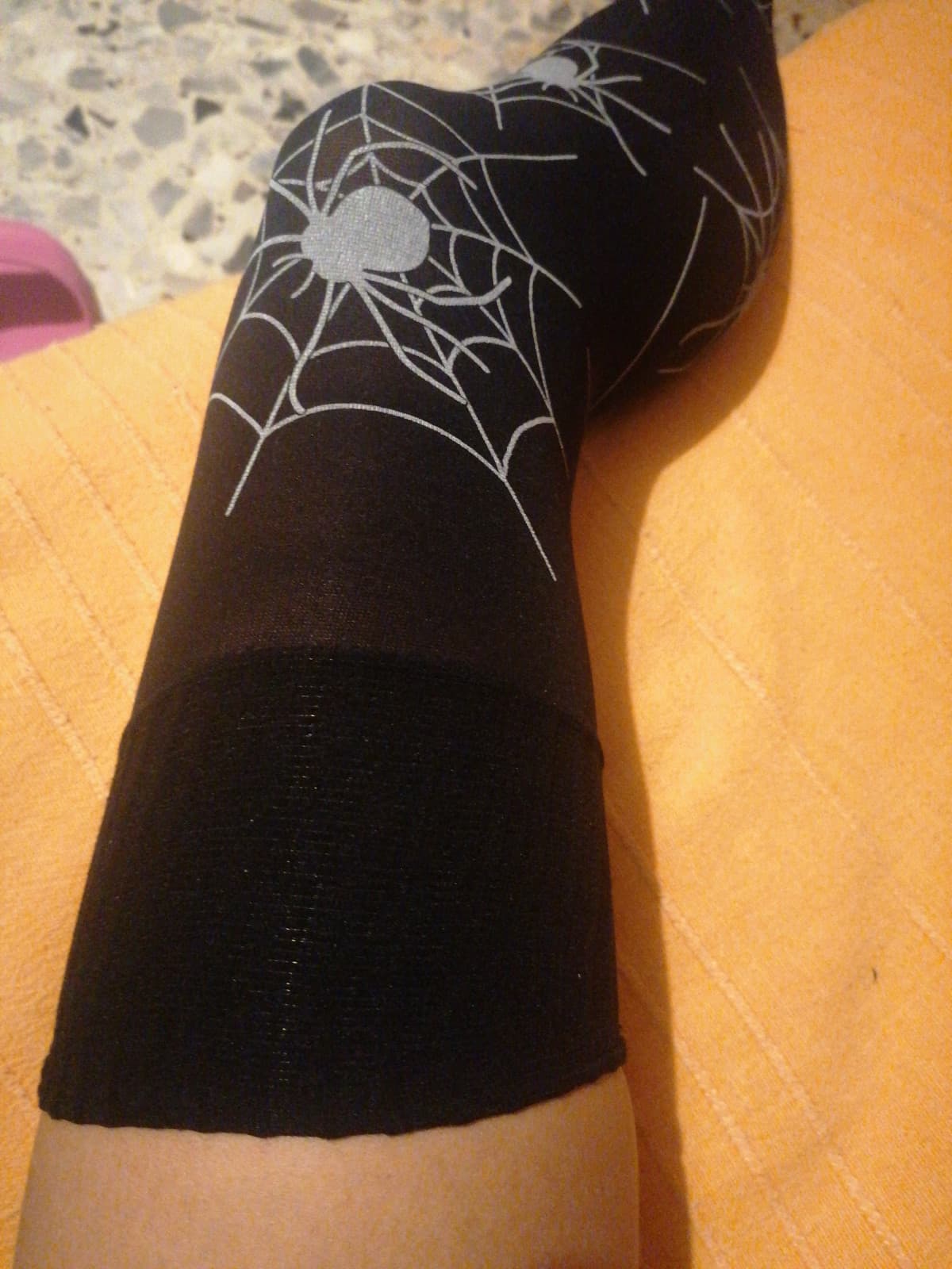 Calzine secsi per Halloween, gentilmente regalate da mia zia 3 anni fa AHHAHQ