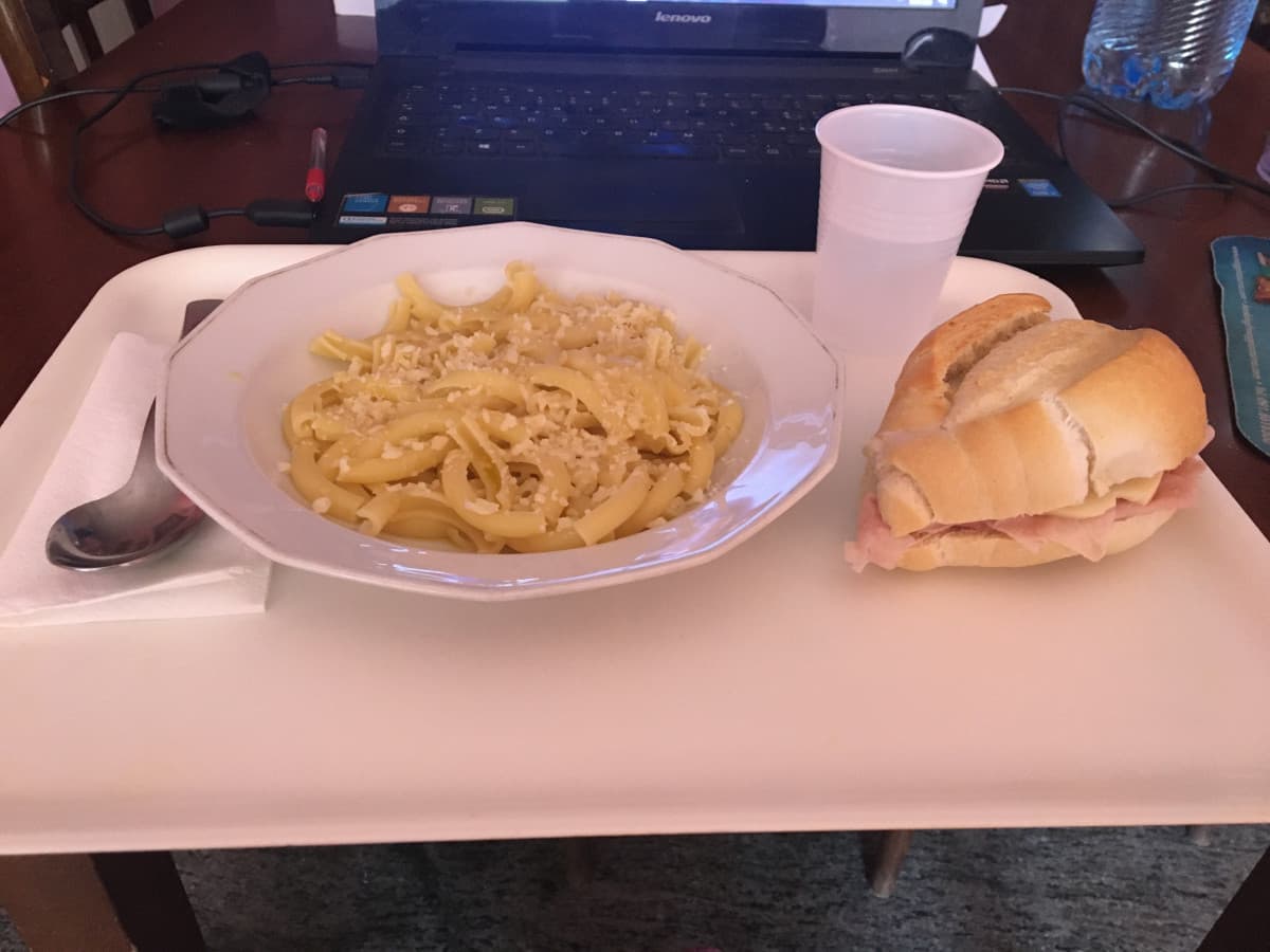 Sto “seguendo” la videolezione e questo è il mio pranzo