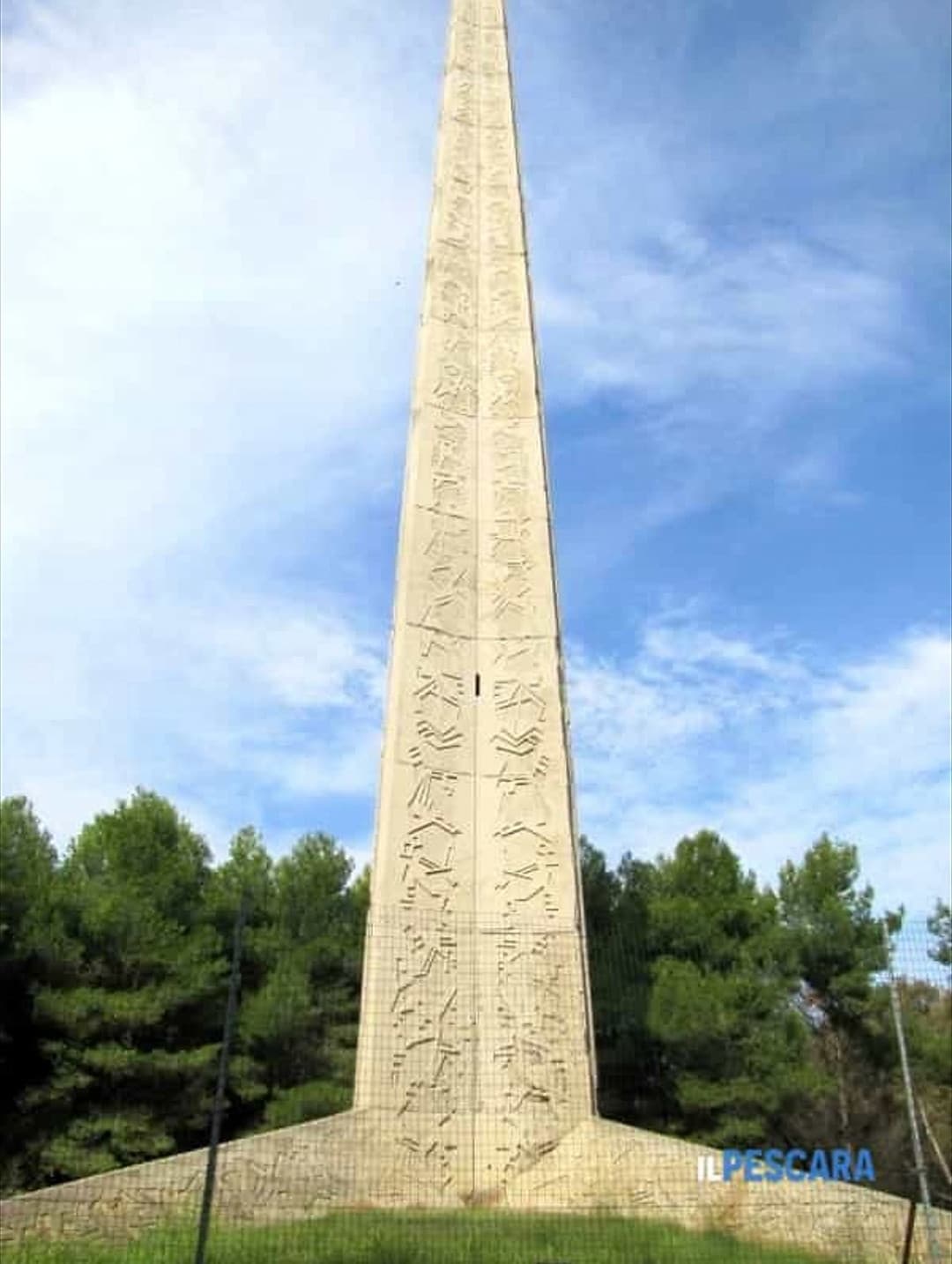 Noi abbiamo l'obelisco, voi che cazzo avete? >:)